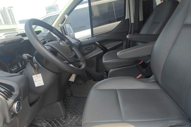 Used Ford Transit 2019 2.0T Diesel Commercial & Travel Short Wheelbase Low-Roof 7-Seater China VI Standard Left Front Seat