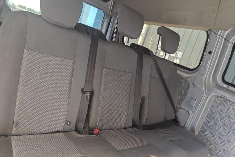 Used Ford Transit 2019 2.0T Diesel Multi-Purpose Commercial Vehicle Mid-Drive Mid-Roof 6-Seater China VI Standard Left Rear Seat