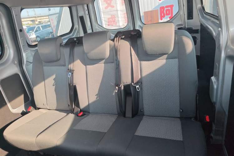 Used Ford Transit 2019 2.0T Gasoline Automatic Multi-Function Commercial Vehicle Short Wheelbase Low Roof 6-Seater China VI Standard Left Rear Seat