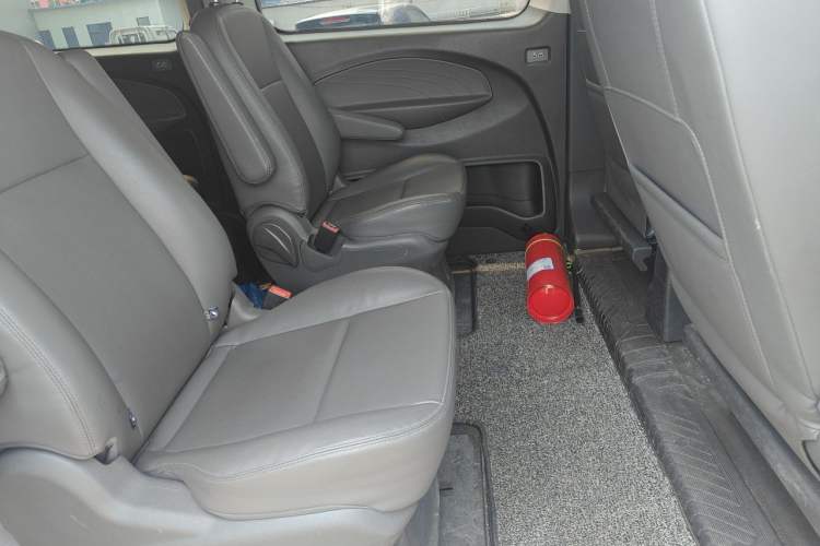 Used Ford Transit 2019 2.0T Diesel Commercial & Travel Short Wheelbase Low-Roof 7-Seater China VI Standard Left Rear Seat