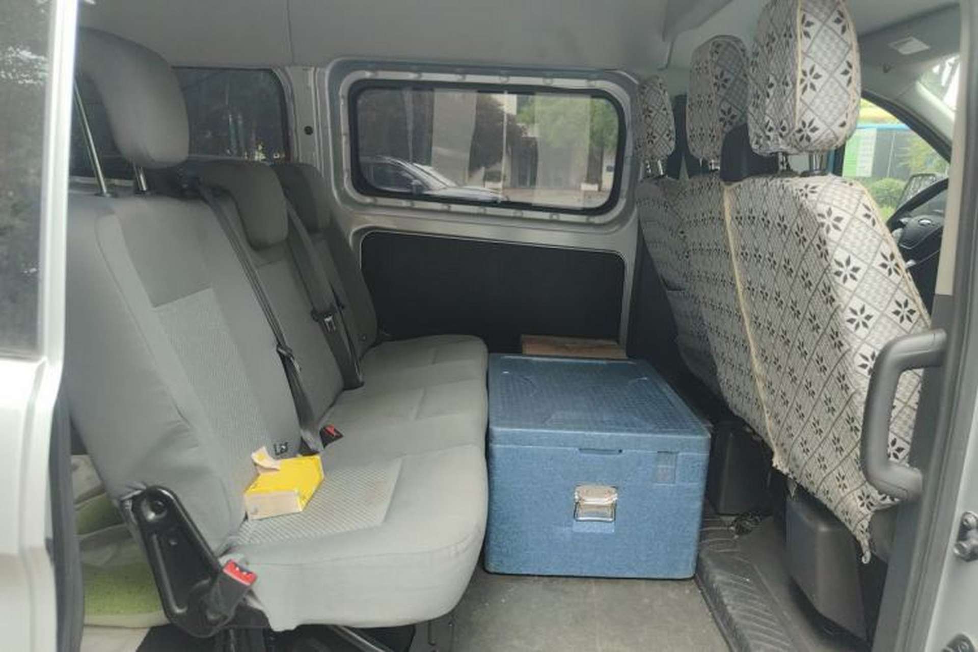 Used Ford Transit 2019 2.0T Diesel Multi-Purpose Commercial Vehicle Mid-Drive Mid-Roof 6-Seater China VI Standard Left Rear Seat