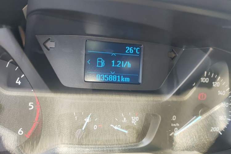 Used Ford Transit 2019 2.0T Diesel Commercial & Travel Short Wheelbase Low-Roof 7-Seater China VI Standard Odometer Close Up