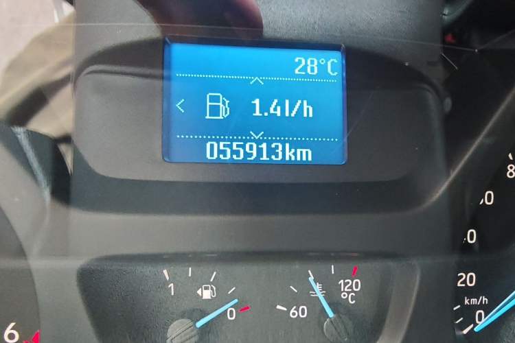 Used Ford Transit 2019 2.0T Diesel Multi-Purpose Commercial Vehicle Short Wheelbase Low Roof 6-Seater China VI Standard Odometer Close Up