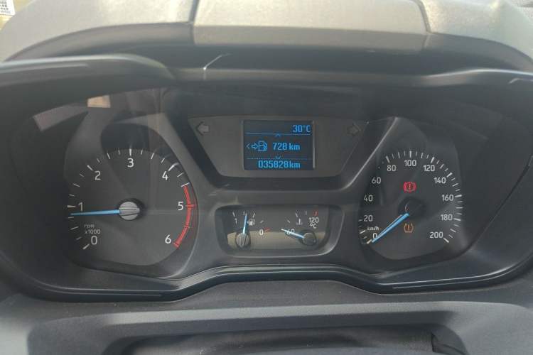 Used Ford Transit 2019 2.0T Diesel Commercial & Travel Short Wheelbase Low-Roof 7-Seater China VI Standard Odometer Close Up