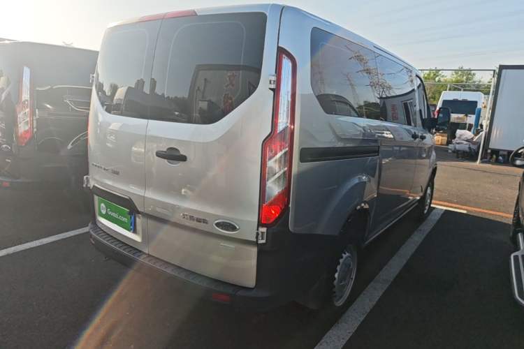 Used Ford Transit 2019 2.0T Gasoline Automatic Multi-Function Commercial Vehicle Short Wheelbase Low Roof 6-Seater China VI Standard Rear Right 45 Deg