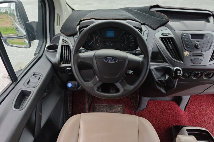 Used Ford Transit 2019 2.0T Diesel Multi-Purpose Commercial Vehicle Short Wheelbase Mid-Roof Design 6-Seater China VI Standard Steering Wheel