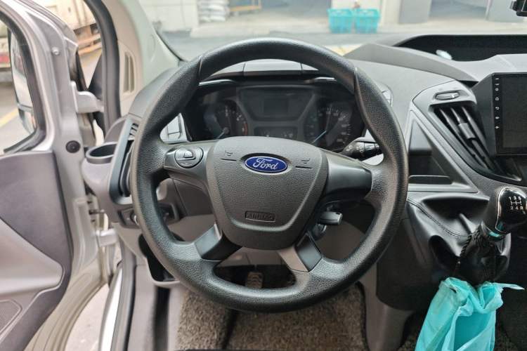 Used Ford Transit 2019 2.0T Diesel Multi-Purpose Commercial Vehicle Short Wheelbase Low Roof 6-Seater China VI Standard Steering Wheel