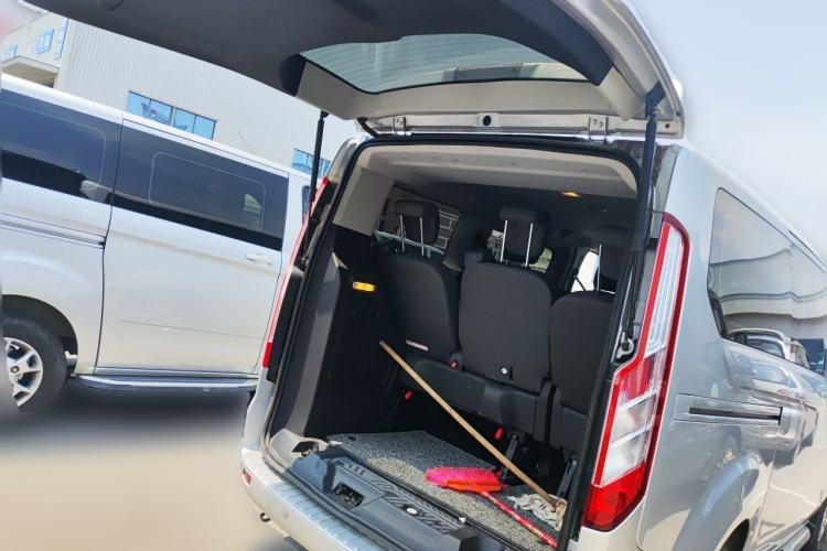 Used Ford Transit 2019 2.0T Diesel Commercial & Travel Short Wheelbase Low-Roof 7-Seater China VI Standard Trunk