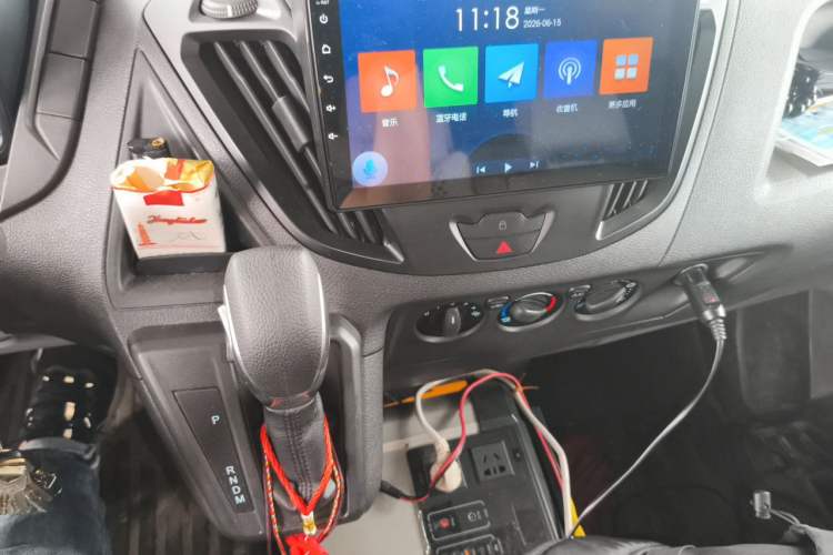 Used Ford Transit 2019 2.0T Gasoline Automatic Multi-Function Commercial Vehicle Short Wheelbase Low Roof 6-Seater China VI Standard Audio And AC Panel