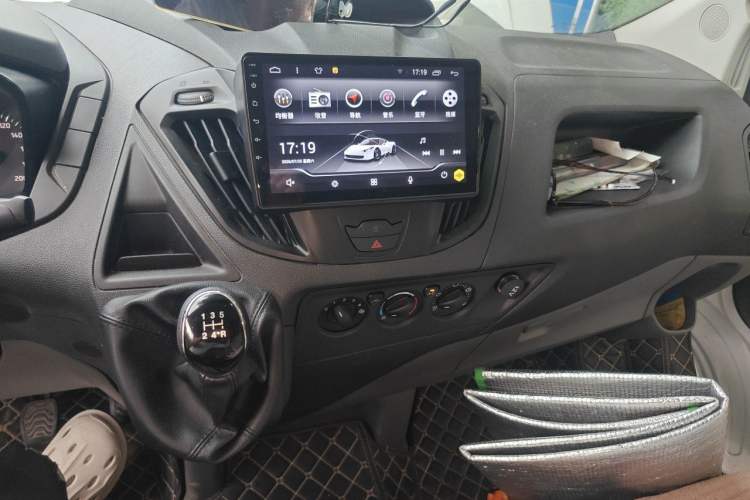 Used Ford Transit 2019 2.0T Diesel Multi-Purpose Commercial Vehicle Mid-Drive Mid-Roof 6-Seater China VI Standard Audio And AC Panel
