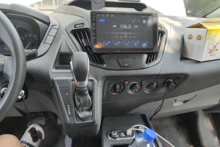 Used Ford Transit 2019 2.0T Gasoline Automatic Multi-Function Commercial Vehicle Mid-Roof 6-Seater China VI Standard Audio And AC Panel