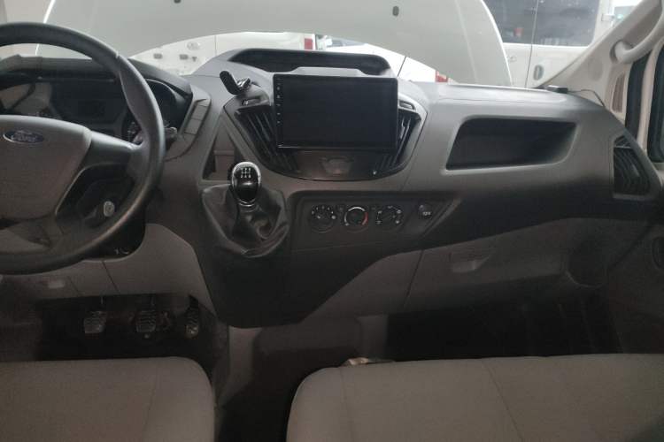 Used Ford Transit 2019 2.0T Diesel Multi-Purpose Commercial Vehicle Mid-Drive Mid-Roof 6-Seater China VI Standard Audio And AC Panel