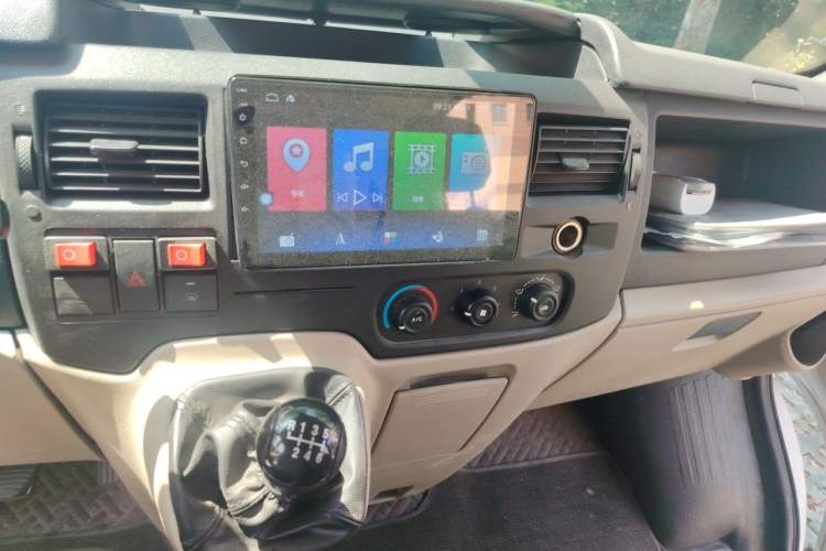 Used Ford Transit 2019 2.0T Diesel Commercial & Travel Mid-axle Mid-roof 9-Seater China VI Audio And AC Panel