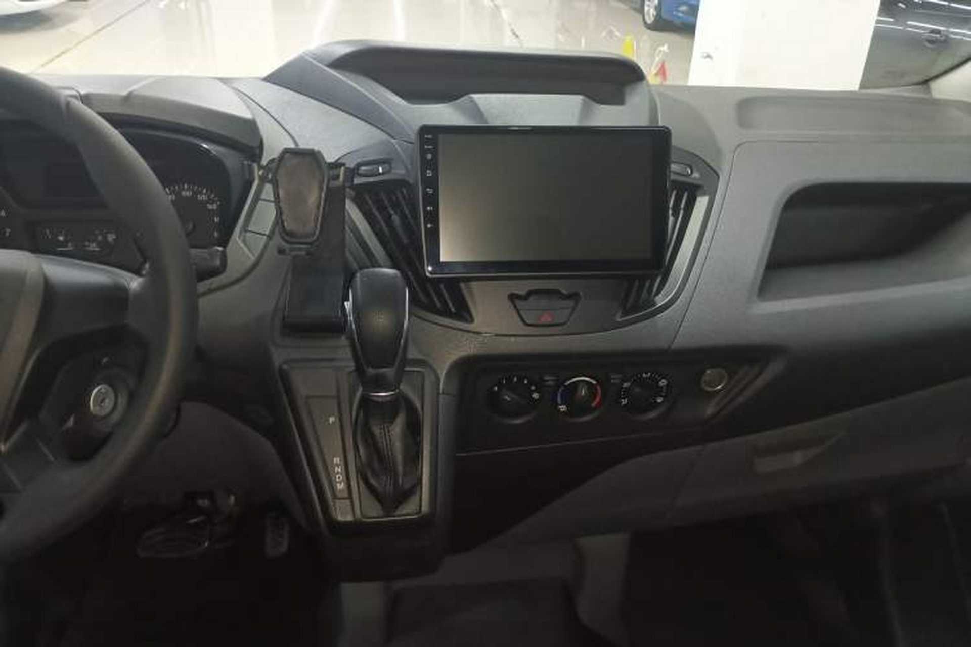 Used Ford Transit 2019 2.0T Gasoline Automatic Multi-Function Commercial Vehicle Short Wheelbase Low Roof 6-Seater China VI Standard Audio And AC Panel