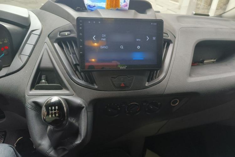 Used Ford Transit 2019 2.0T Diesel Multi-Purpose Commercial Vehicle Mid-Drive Mid-Roof 6-Seater China VI Standard Audio And AC Panel