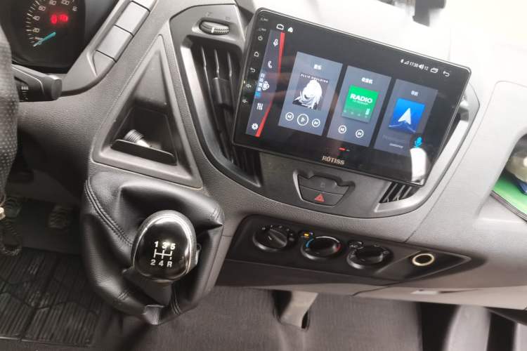 Used Ford Transit 2019 2.0T Diesel Multi-Purpose Commercial Vehicle Mid-Drive Mid-Roof 6-Seater China VI Standard Audio And AC Panel