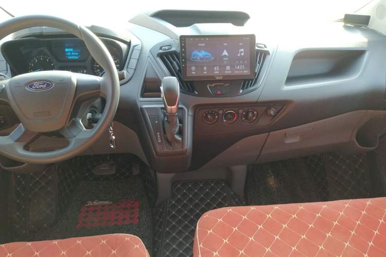 Used Ford Transit 2019 2.0T Gasoline Automatic Multi-Function Commercial Vehicle Short Wheelbase Low Roof 6-Seater China VI Standard Audio And AC Panel