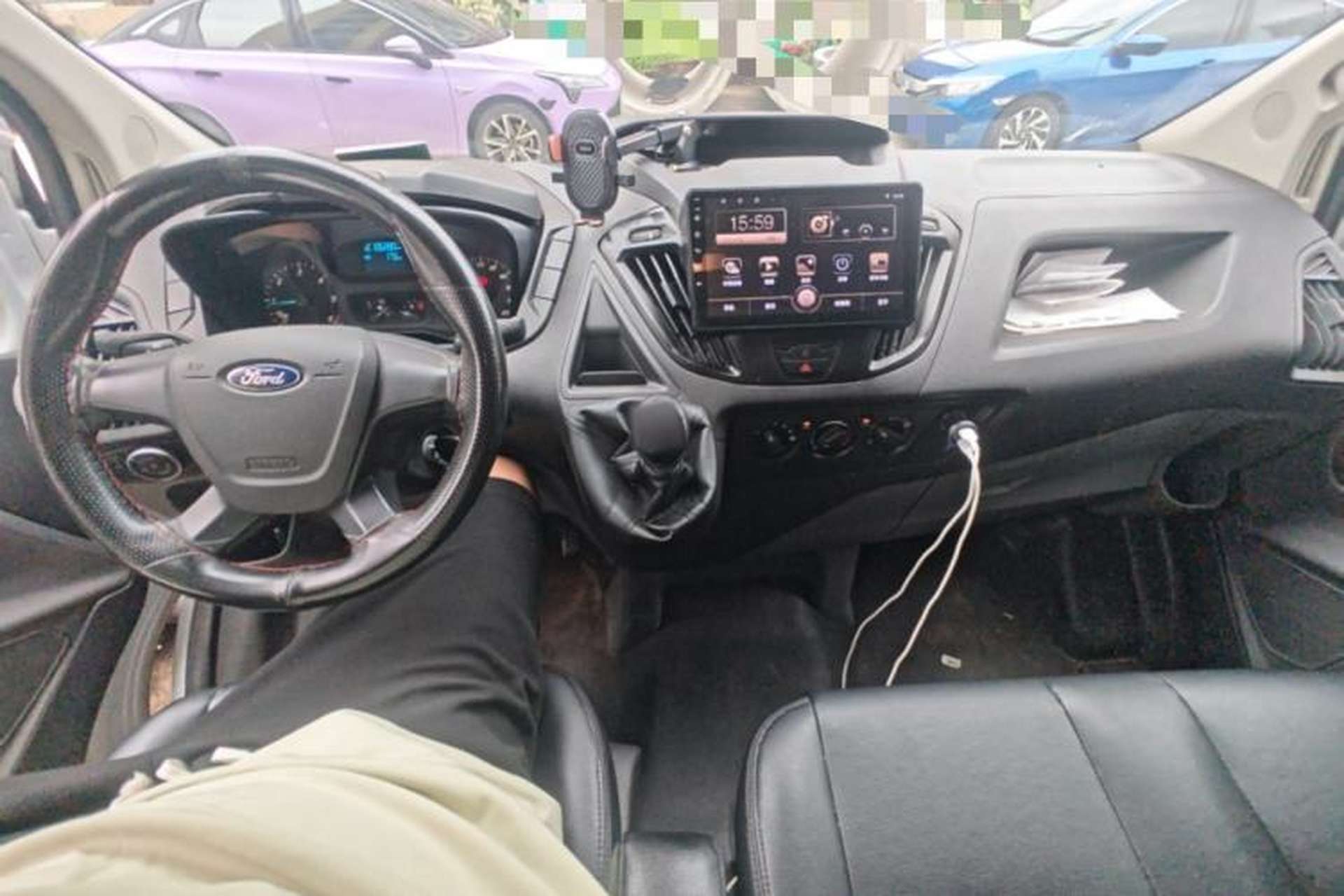Used Ford Transit 2019 2.0T Diesel Van Mid-Chassis Mid-Roof 3-Seater China VI Standard Center Console