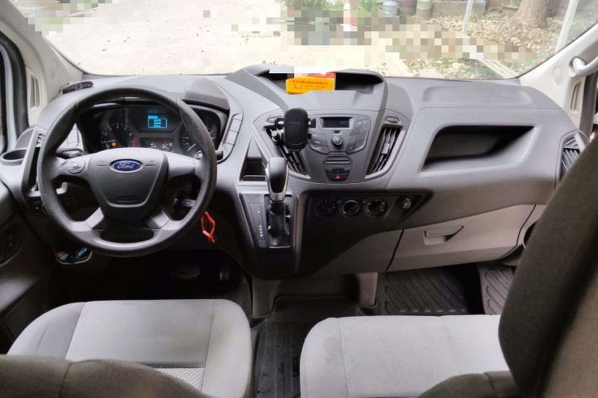 Used Ford Transit 2019 2.0T Gasoline Automatic Multi-Function Commercial Vehicle Short Wheelbase Low Roof 6-Seater China VI Standard Center Console