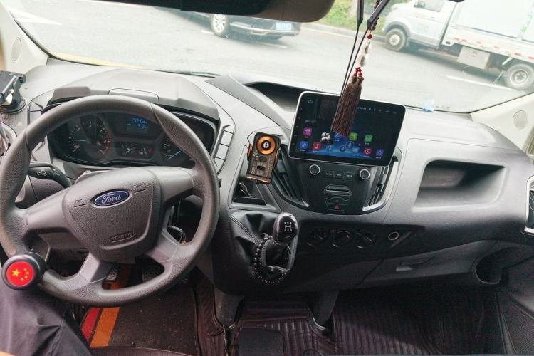 Used Ford Transit 2019 2.0T Diesel Multi-Purpose Commercial Vehicle Mid-Drive Mid-Roof 6-Seater China VI Standard Center Console