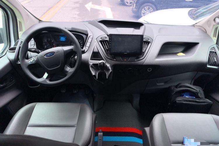 Used Ford Transit 2019 2.0T Diesel Business & Travel Mid-Drive Mid-Roof 7-Seater China VI Standard Center Console