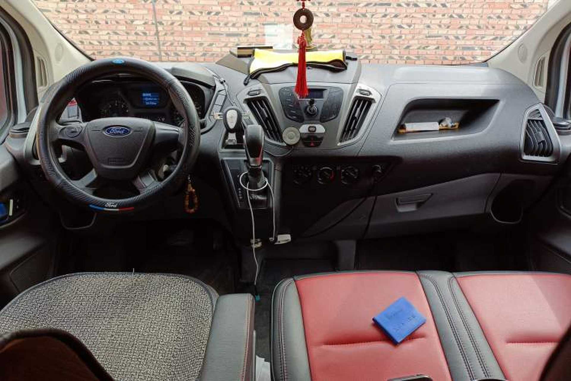 Used Ford Transit 2019 2.0T Gasoline Automatic Multi-Function Commercial Vehicle Short Wheelbase Low Roof 6-Seater China VI Standard Center Console