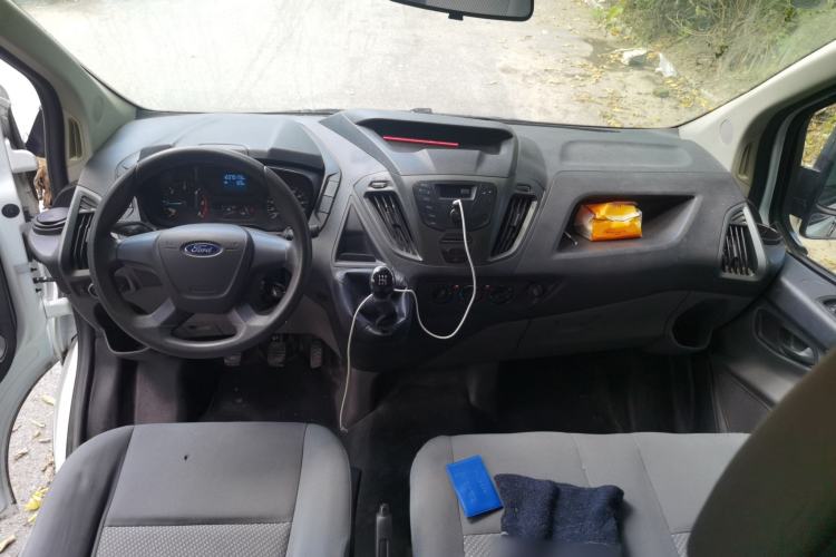 Used Ford Transit 2019 2.0T Diesel Multi-Purpose Commercial Vehicle Mid-Drive Mid-Roof 6-Seater China VI Standard Center Console