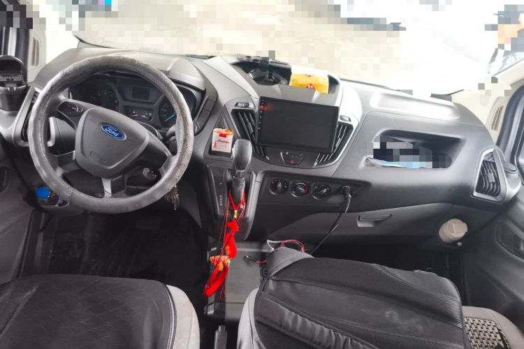 Used Ford Transit 2019 2.0T Gasoline Automatic Multi-Function Commercial Vehicle Short Wheelbase Low Roof 6-Seater China VI Standard Center Console