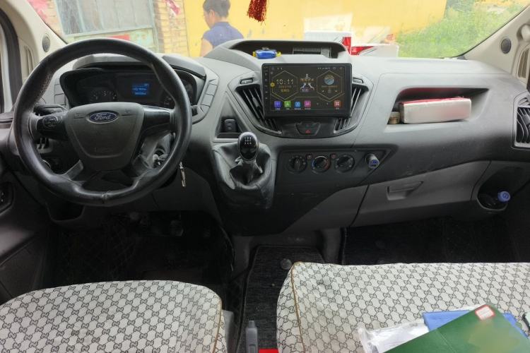 Used Ford Transit 2019 2.0T Diesel Multi-Purpose Commercial Vehicle Short Wheelbase Low Roof 6-Seater China VI Standard Center Console