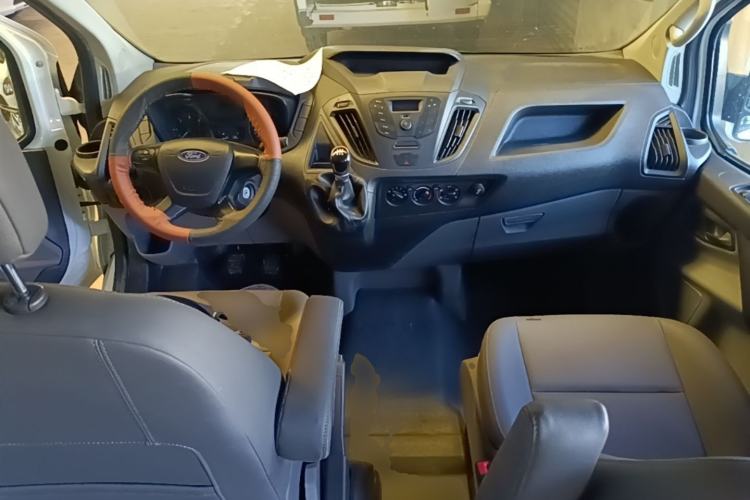 Used Ford Transit 2019 2.0T Diesel Commercial & Travel Mid-axle Mid-roof 9-Seater China VI Center Console