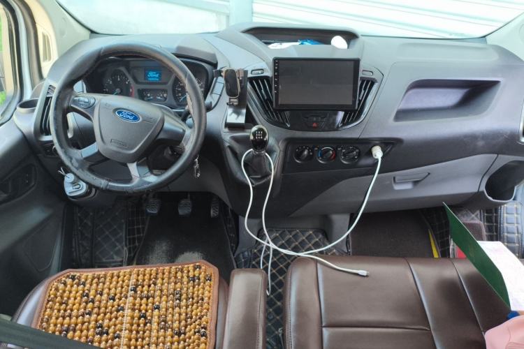 Used Ford Transit 2019 2.0T Diesel Multi-Purpose Commercial Vehicle Short Wheelbase Low Roof 6-Seater China VI Standard Center Console