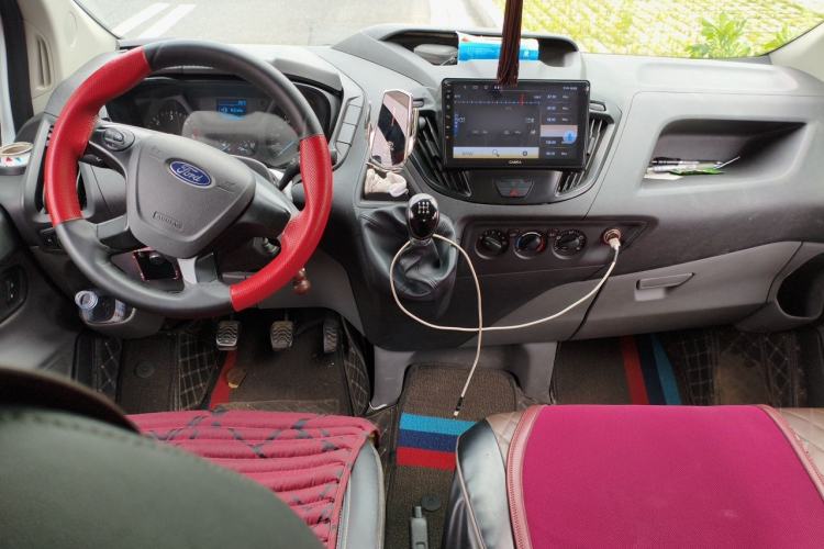 Used Ford Transit 2019 2.0T Diesel Multi-Purpose Commercial Vehicle Mid-Drive Mid-Roof 6-Seater China VI Standard Center Console