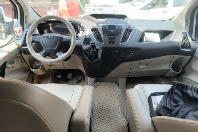 Used Ford Transit 2019 2.0T Diesel Commercial & Travel Short Wheelbase Low-Roof 7-Seater China VI Standard Center Console