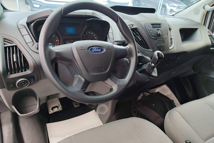 Used Ford Transit 2019 2.0T Diesel Multi-Purpose Commercial Vehicle Short Wheelbase Mid-Roof Design 6-Seater China VI Standard Center Console