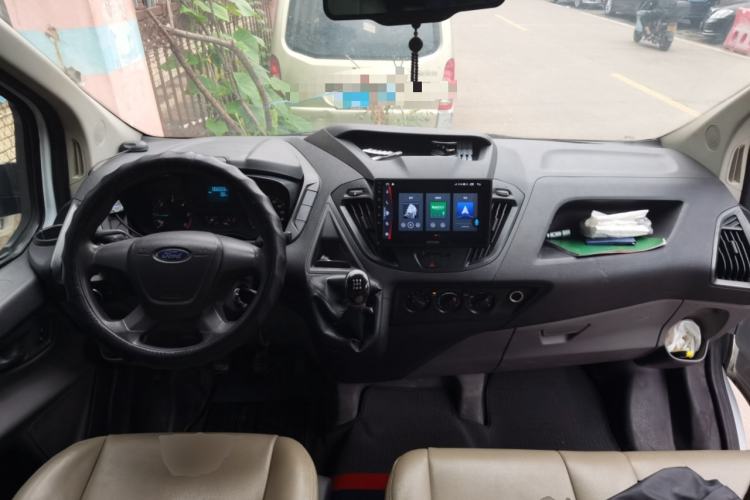 Used Ford Transit 2019 2.0T Diesel Multi-Purpose Commercial Vehicle Mid-Drive Mid-Roof 6-Seater China VI Standard Center Console