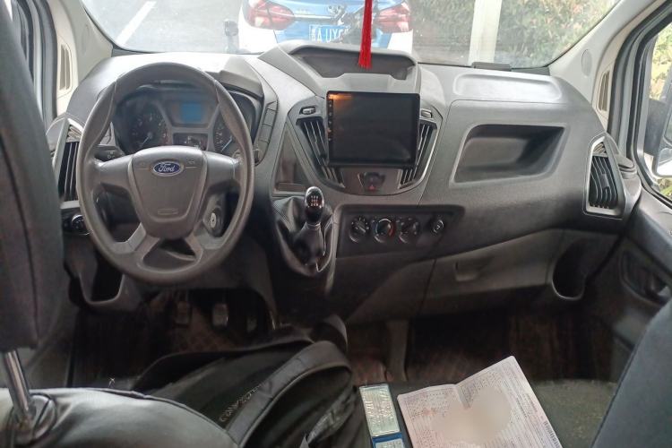 Used Ford Transit 2019 2.0T Diesel Multi-Purpose Commercial Vehicle Mid-Drive Mid-Roof 6-Seater China VI Standard Center Console