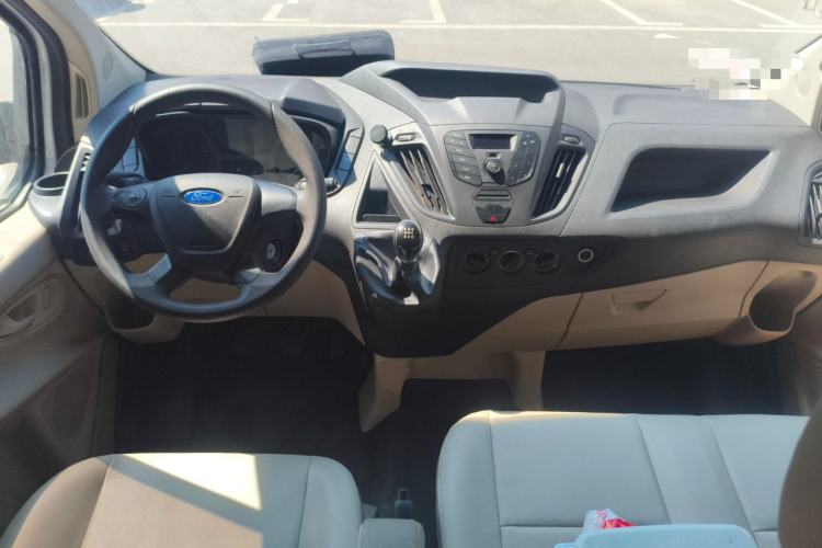 Used Ford Transit 2019 2.0T Diesel Commercial & Travel Short Wheelbase Low-Roof 9-Seater China VI Center Console
