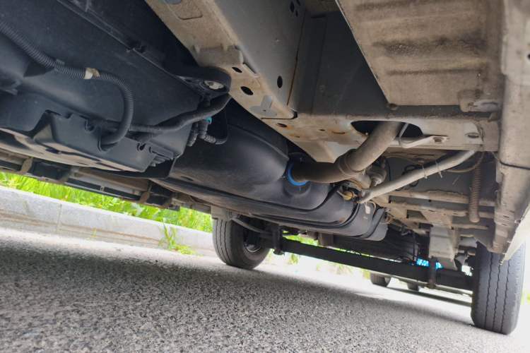 Used Ford Transit 2019 2.0T Diesel Multi-Purpose Commercial Vehicle Mid-Drive Mid-Roof 6-Seater China VI Standard Chassis Front Left