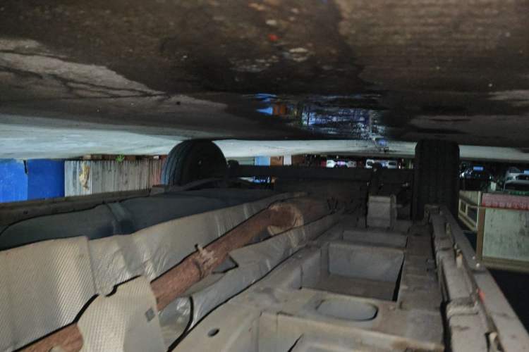 Used Ford Transit 2019 2.0T Diesel Multi-Purpose Commercial Vehicle Short Wheelbase Low Roof 6-Seater China VI Standard Chassis Front Right