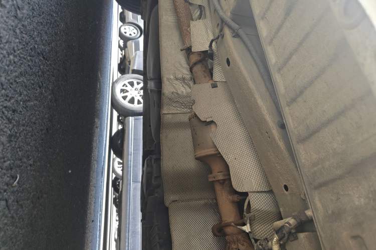 Used Ford Transit 2019 2.0T Diesel Multi-Purpose Commercial Vehicle Mid-Drive Mid-Roof 6-Seater China VI Standard Chassis Front Right