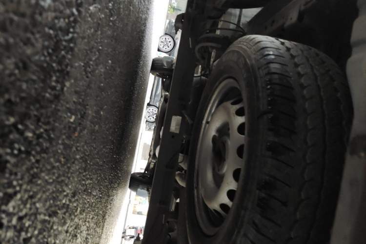 Used Ford Transit 2019 2.0T Gasoline Automatic Multi-Function Commercial Vehicle Short Wheelbase Low Roof 6-Seater China VI Standard Chassis Rear