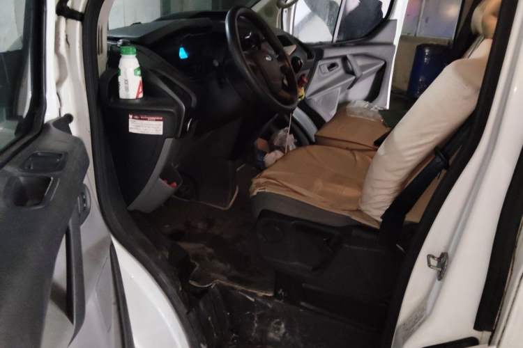 Used Ford Transit 2019 2.0T Diesel Multi-Purpose Commercial Vehicle Mid-Drive Mid-Roof 6-Seater China VI Standard Driver Seat