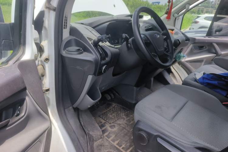 Used Ford Transit 2019 2.0T Diesel Multi-Purpose Commercial Vehicle Mid-Drive Mid-Roof 6-Seater China VI Standard Driver Seat