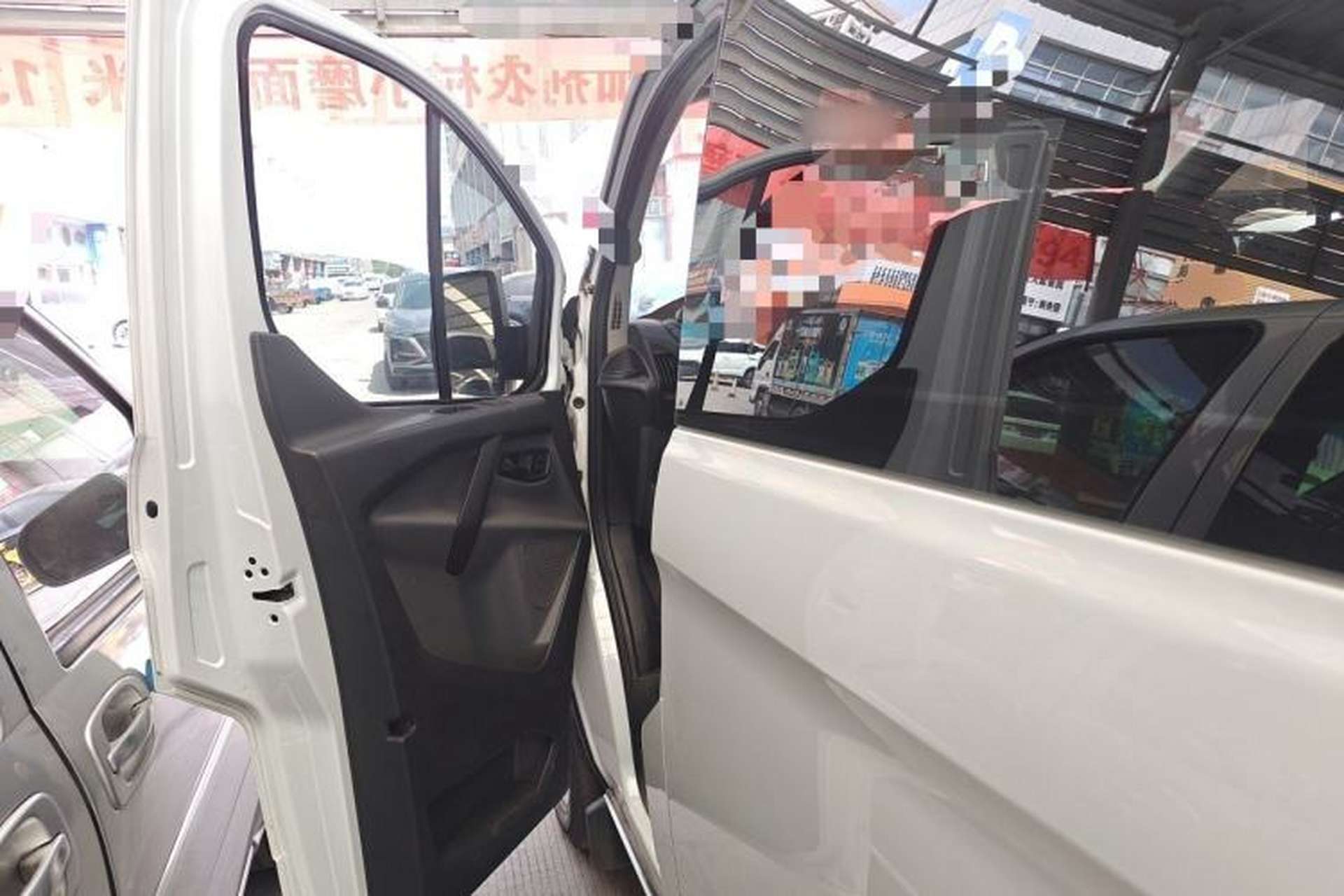 Used Ford Transit 2019 2.0T Gasoline Automatic Business & Travel Version Mid-Drive Mid-Roof 9-Seater China VI Standard Driver Seat