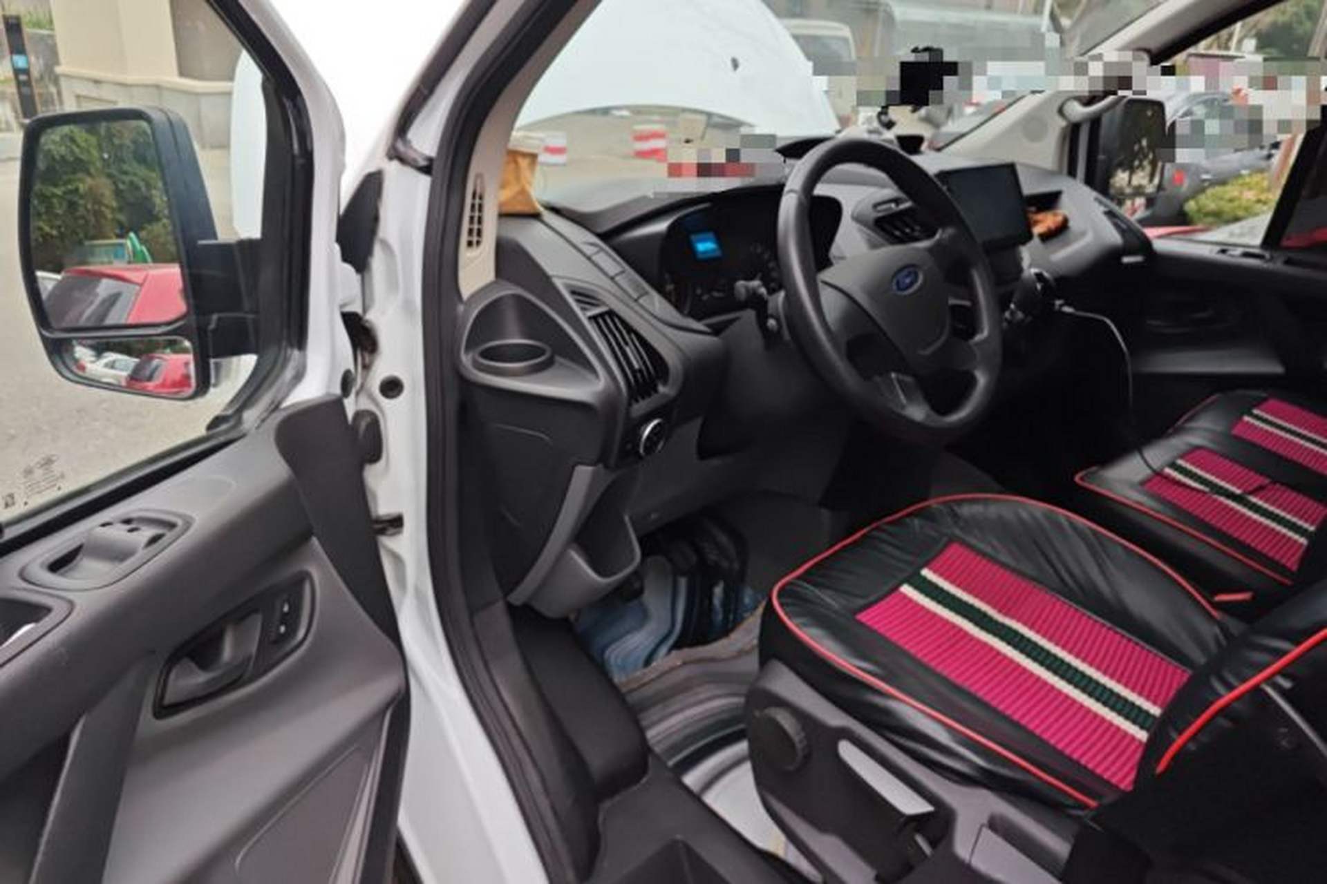 Used Ford Transit 2019 2.0T Diesel Multi-Purpose Commercial Vehicle Short Wheelbase Low Roof 6-Seater China VI Standard Driver Seat
