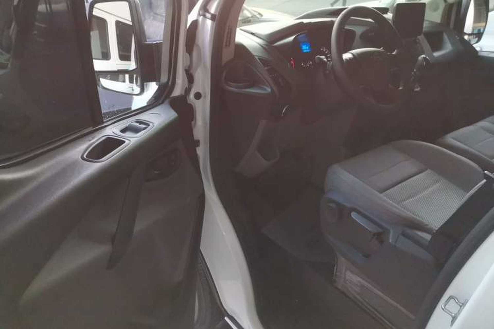 Used Ford Transit 2019 2.0T Diesel Multi-Purpose Commercial Vehicle Short Wheelbase Low Roof 6-Seater China VI Standard Driver Seat