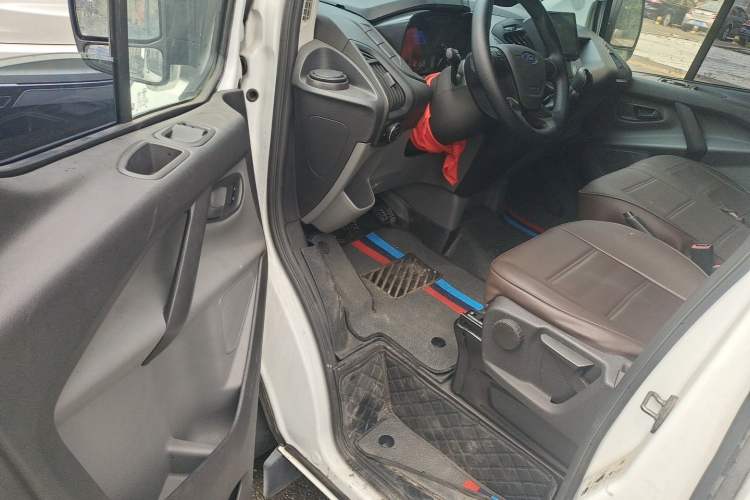 Used Ford Transit 2019 2.0T Gasoline Multi-Purpose Commercial Vehicle Mid-Drive Mid-Roof 6-Seater China VI Standard Driver Seat