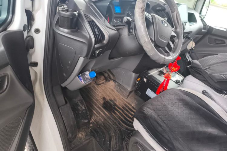 Used Ford Transit 2019 2.0T Gasoline Automatic Multi-Function Commercial Vehicle Short Wheelbase Low Roof 6-Seater China VI Standard Driver Seat