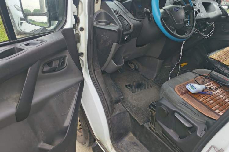 Used Ford Transit 2019 2.0T Diesel Multi-Purpose Commercial Vehicle Short Wheelbase Mid-Roof Design 6-Seater China VI Standard Driver Seat