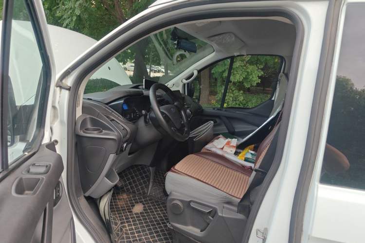 Used Ford Transit 2019 2.0T Diesel Multi-Purpose Commercial Vehicle Mid-Drive Mid-Roof 6-Seater China VI Standard Driver Seat